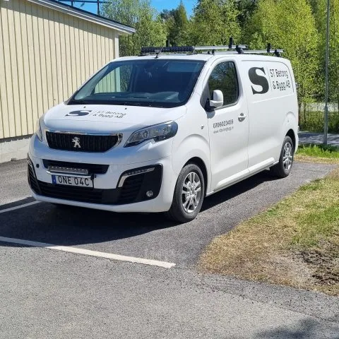 Servicebil från ST Betong & Bygg AB i Luleå